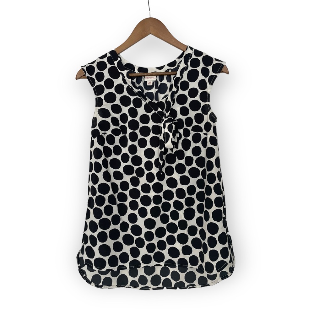 Merona sleeveless polka dotted blouse